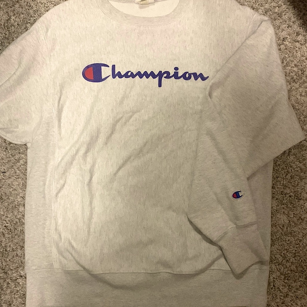 Champion grey men’s medium crewneck